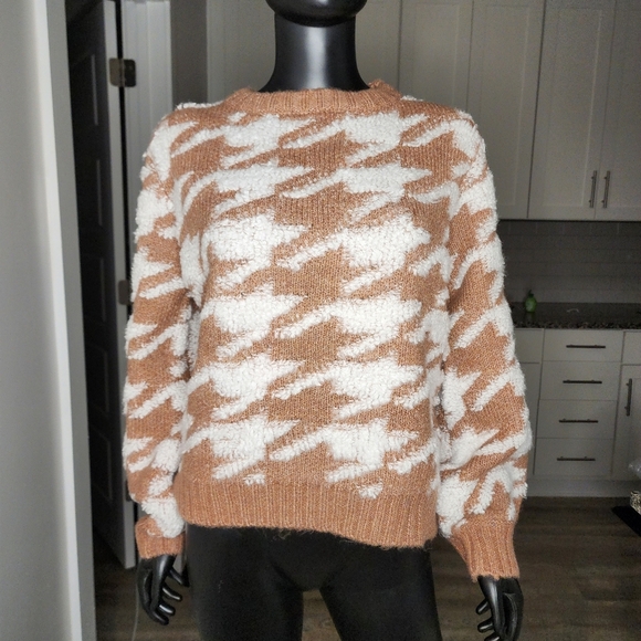 Line & Dot Sweaters - Line & Dot Houndstooth Sweater